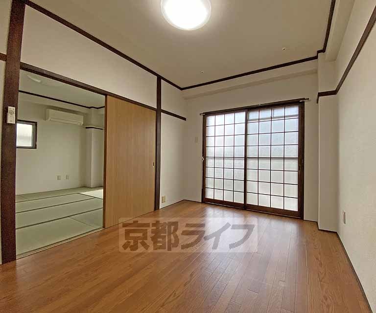 居室・リビング　地下鉄北山駅まで徒歩１分の通勤・通学便利な立地です。最...