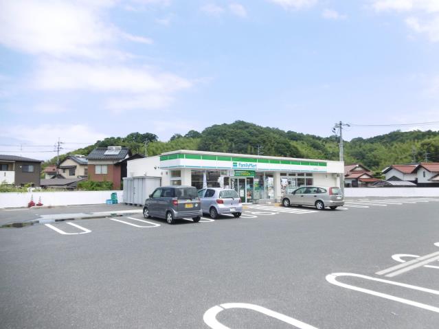 コンビニ　ファミリーマート安来黒井田店（コンビニ）まで250m