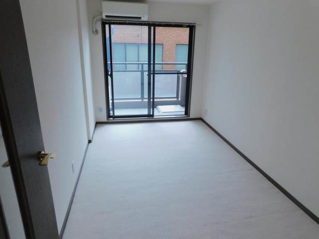 居室・リビング　※現状を優先致します。