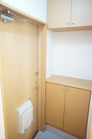 玄関　☆収納付き