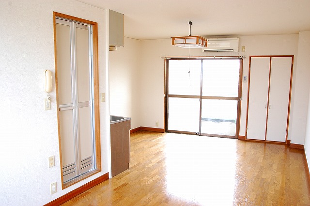 居室・リビング　使いやすい居間です