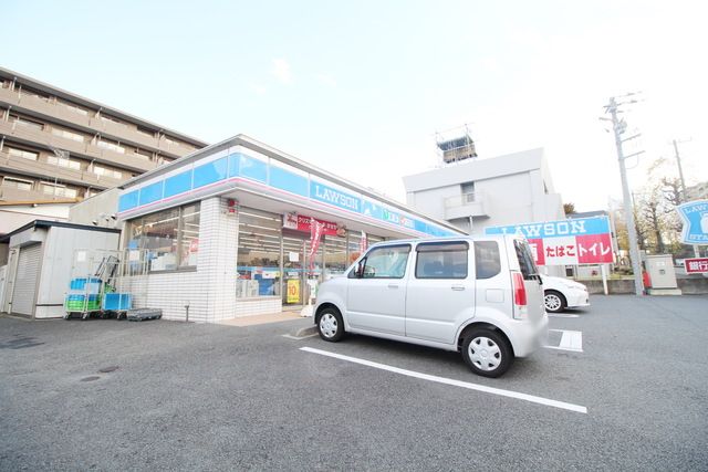 コンビニ　ローソン青葉荏田店（コンビニ）まで570m