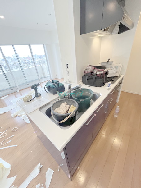 キッチン　キッチン（内装中）