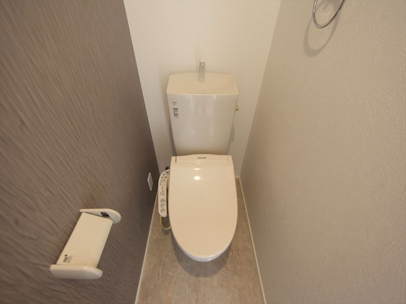 トイレ　温水洗浄暖房便座付トイレ