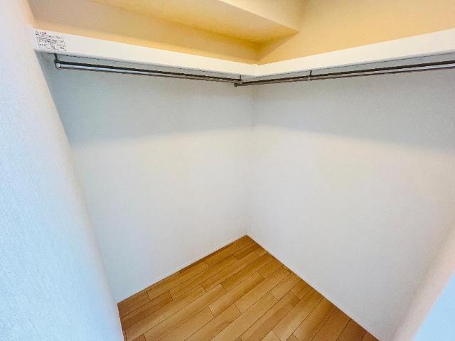 収納　ウオーキングクローゼット