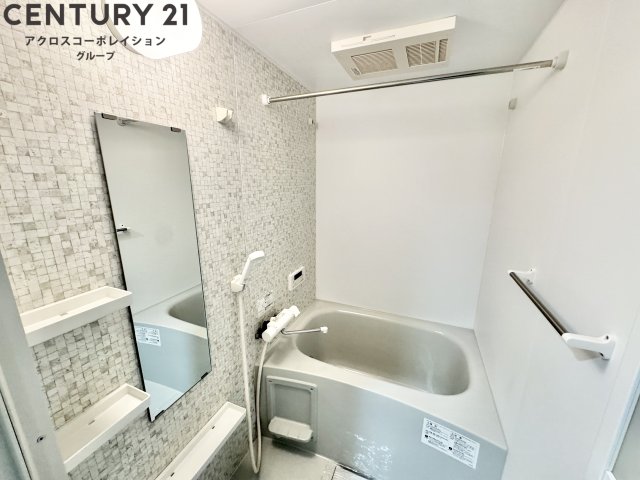 バス・シャワールーム　浴室乾燥付きのバスルーム♪