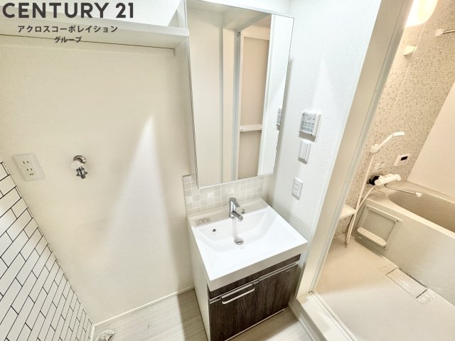 洗面設備　室内洗濯機置場がついて便利！