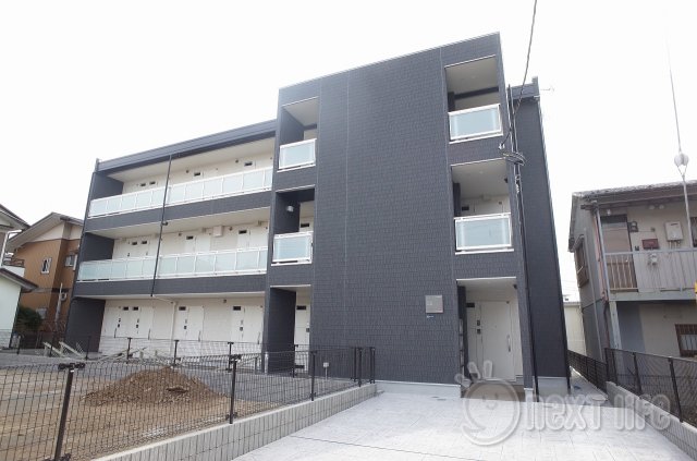 建物外観　リブリ草柳