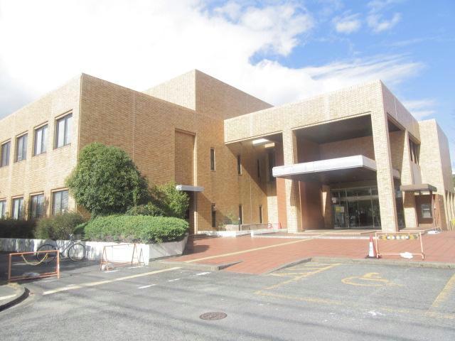 図書館　鈴鹿市立図書館（図書館）まで1811m