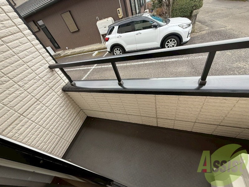 バルコニー　バルコニーも設置されております。外干しはの方はどうぞ。