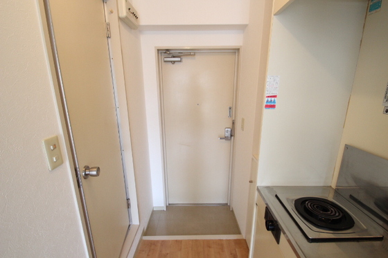 玄関　※別部屋の写真です