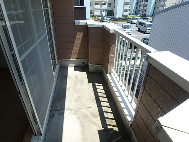 バルコニー　同物件類似部屋です。