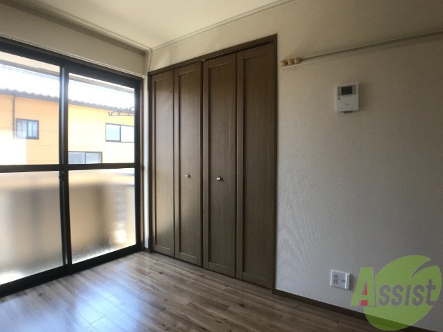 収納　収納スペースは奥行きもあり、様々な物が入りそうです。