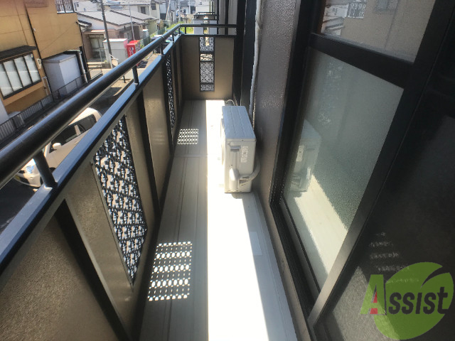 バルコニー　バルコニーはとても綺麗なので、外の空気を感じるのにベスト。