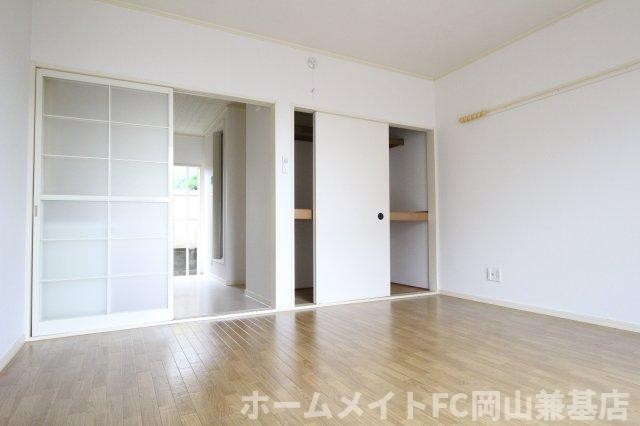 レピュート川合の居間写真