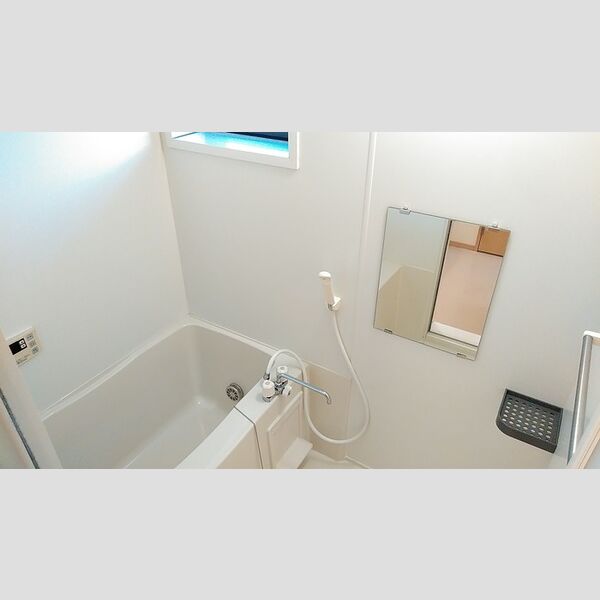 バス・シャワールーム　追い焚き機能付き風呂