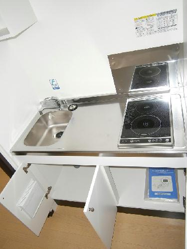 キッチン　号室によって左右反転プランがあります