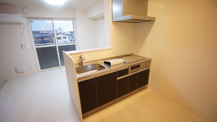 キッチン　IHの対面システムキッチン