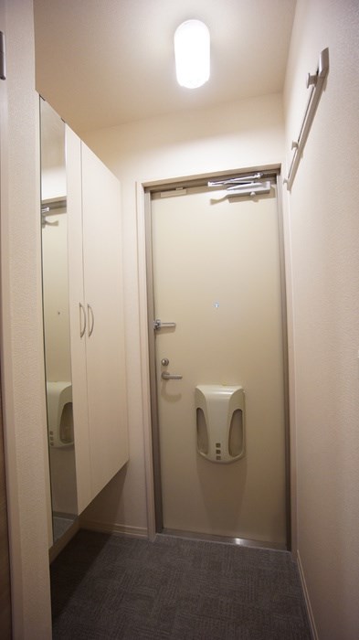 玄関　大きなシューズボックスがついた玄関