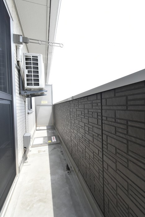 バルコニー　南向きの陽当たり良好のベランダ、天気にいい日には洗濯物が干せ