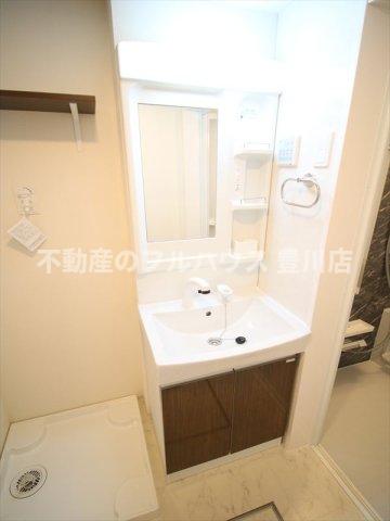 洗面設備　写真は同型タイプ別物件