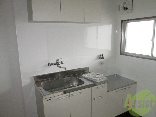 キッチン　シンプルなキッチン。ガスコンロ設置可能