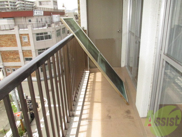 バルコニー　いたって普通のバルコニーです。