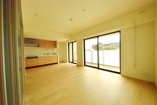 居室・リビング　★広々としたリビングが特徴です★