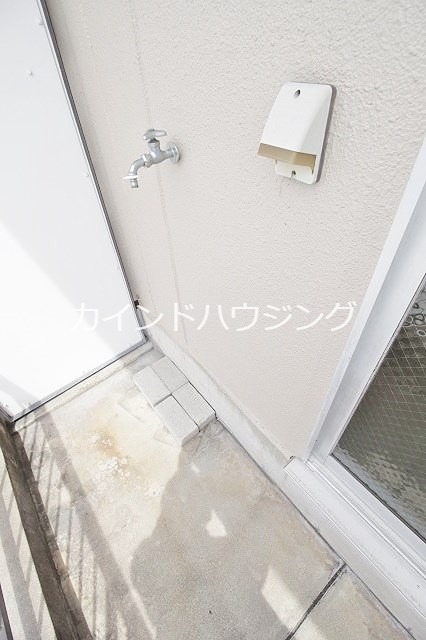 その他設備　室外洗濯機置場