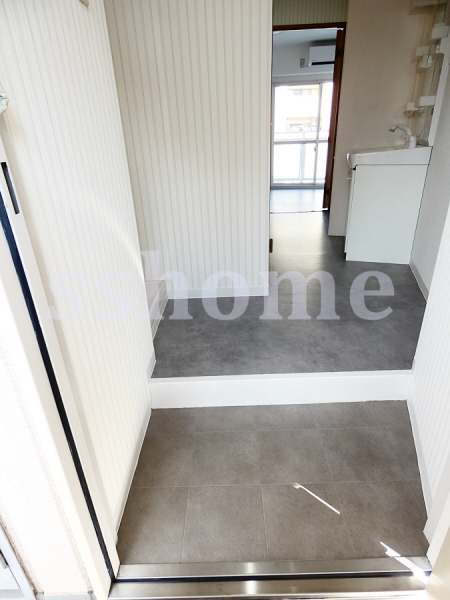 玄関　廊下のあるタイプ