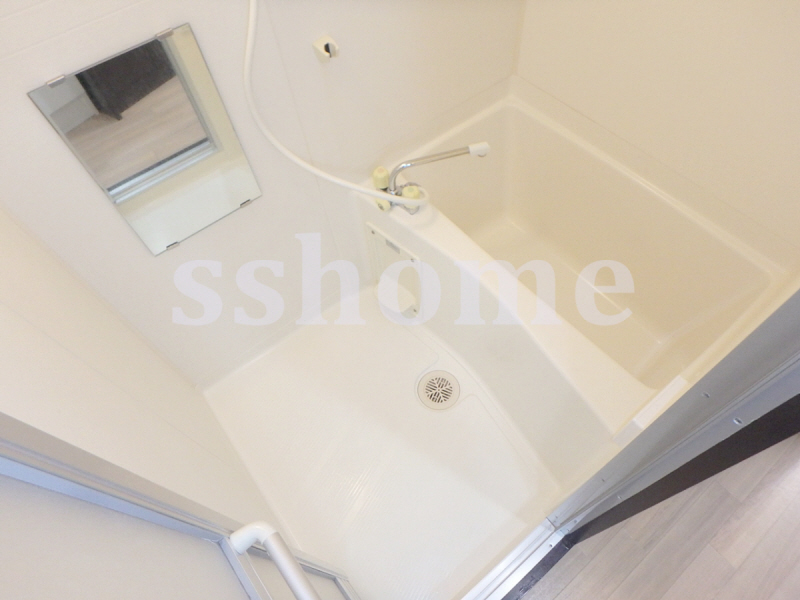 バス・シャワールーム　一体型浴槽でお掃除楽々