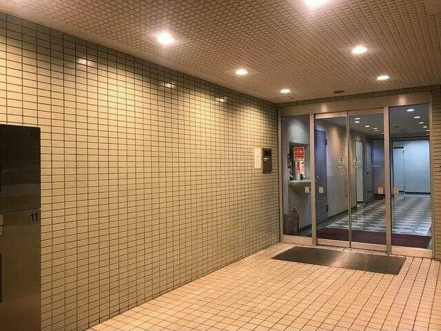 エントランス　建物の内部です
