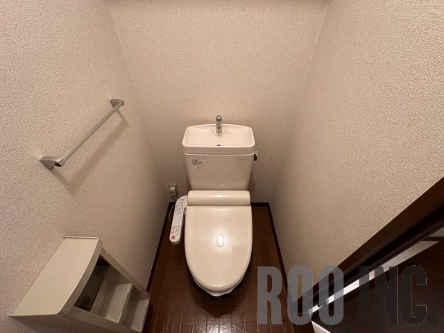 トイレ　写真は反転のお部屋です