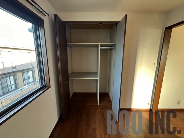 収納　写真は反転のお部屋です