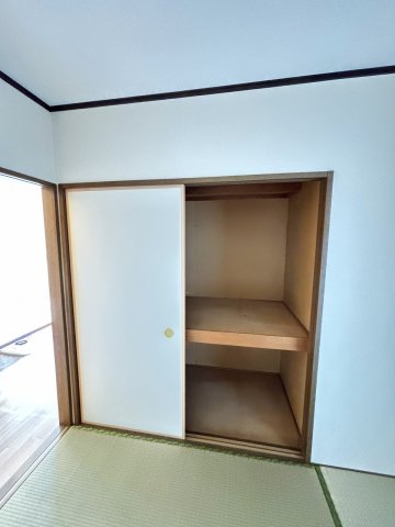 収納　☆６帖和室にある押入☆