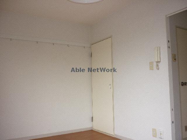 収納　壁掛けと収納部分