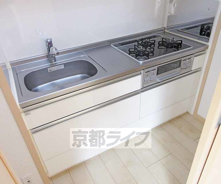 キッチン　生活空間を分けて快適なキッチンです・