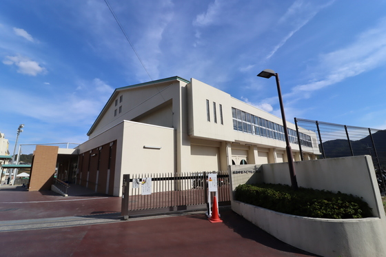 小学校　広島市立みどり坂小学校（小学校）まで432m