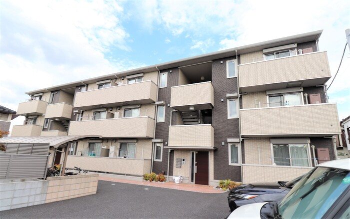 建物外観　リヴェールのご紹介はアソシエ住まいの窓口にお任せ下さい。