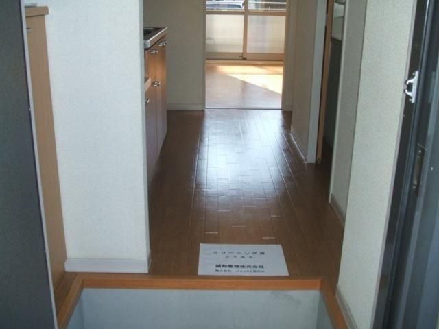 玄関　お問い合わせはタウンハウジングまで★