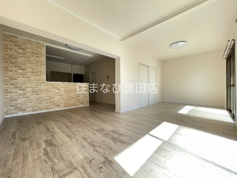 居室・リビング　同タイプ写真