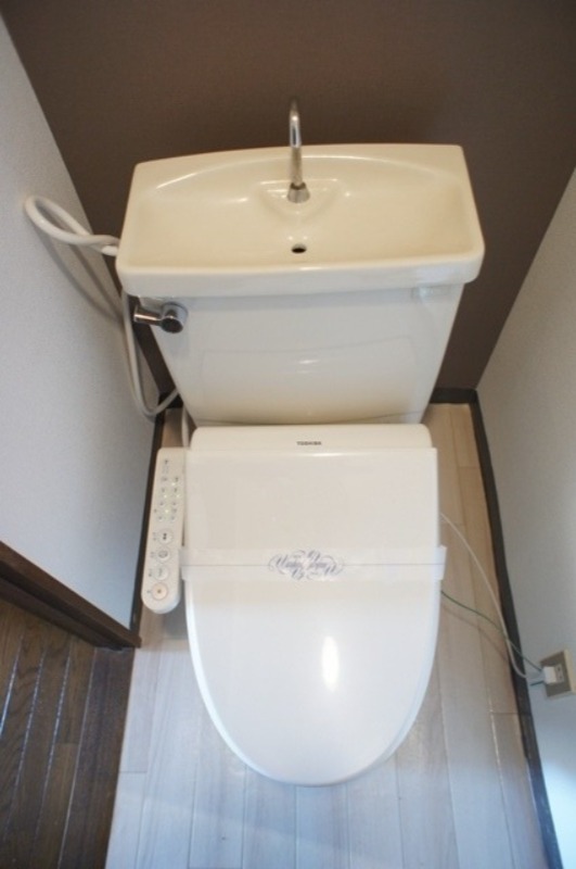 トイレ　図面と現状に相違がある場合には現状を優先