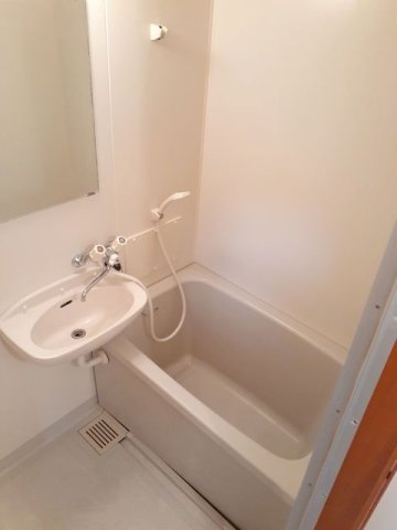 バス・シャワールーム　ゆったり過ごせるお風呂です