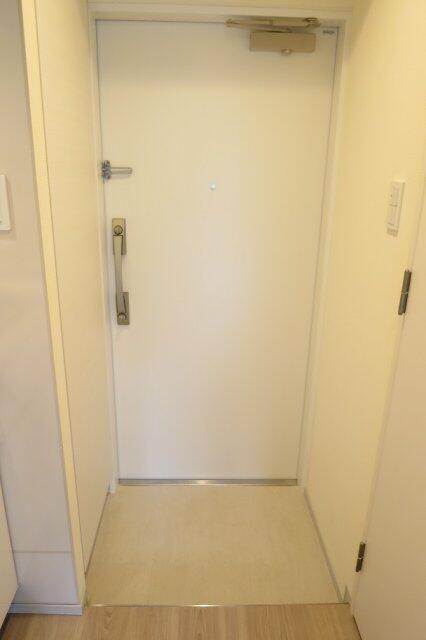 玄関　※参考写真