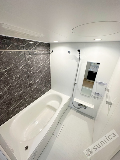 バス・シャワールーム　アクセントパネルがシックさをより引き立てます＾＾