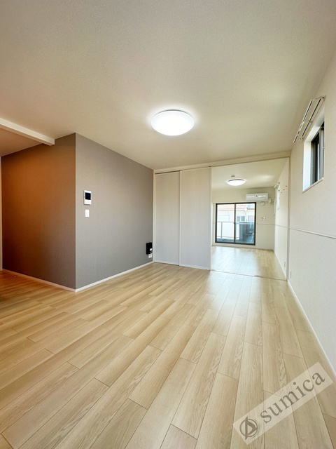 その他部屋・スペース　アクセントクロスがオシャレを演出♪