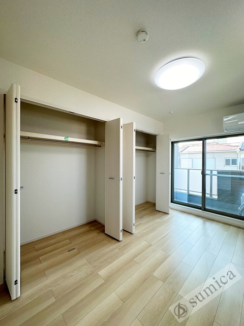 収納　ゆったり設計の大型クローゼット。