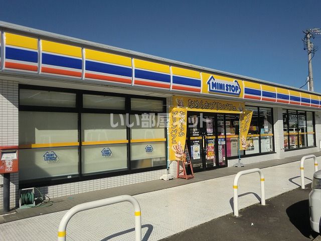 コンビニ　ミニストップ高富東深瀬店（コンビニ）まで179m