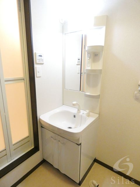 洗面設備　反転タイプ