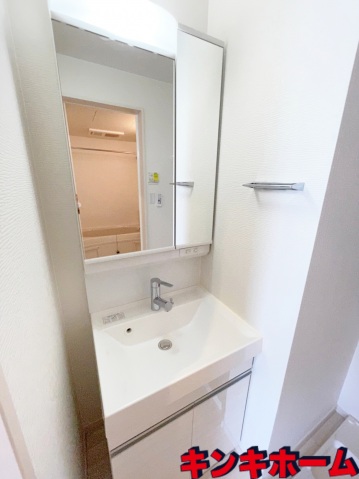 洗面設備　写真は別のお部屋です。